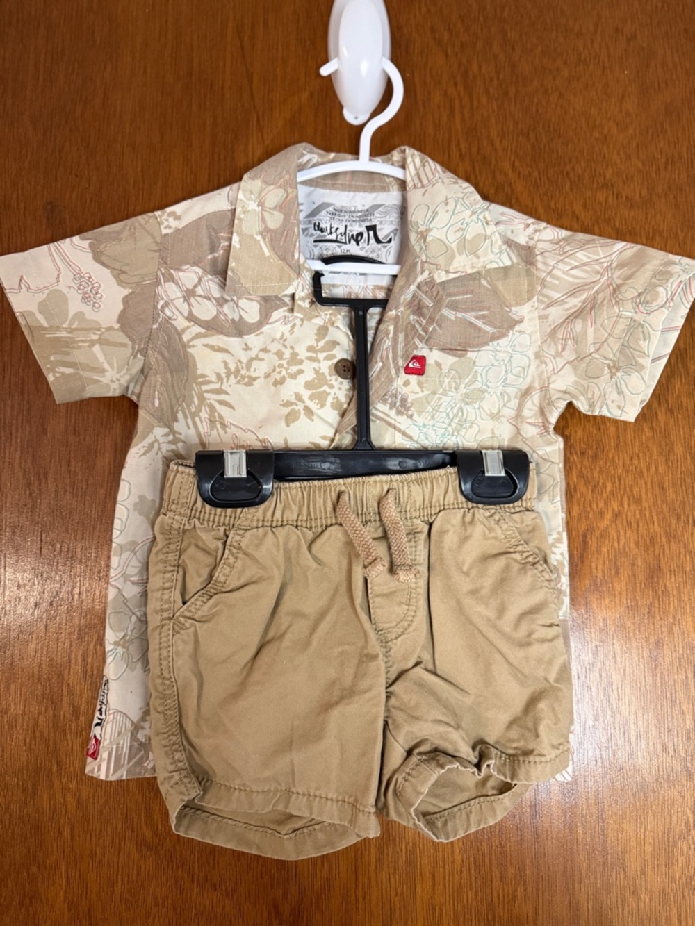 Quiksilver Beige Floral Short-Sleeve Shirt and Tan Shorts Set